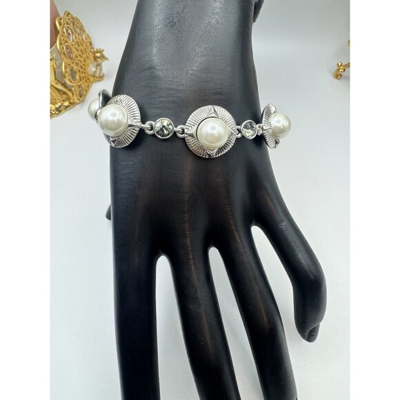 Stunning Givenchy Faux Pearl And Crystals  Silver Tone Bracelet And Earrings Set - Picture 4 of 15